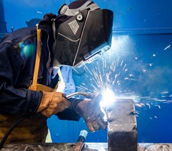 UTILIZZO SALDATRICE A FILO CONTINUO E AD ELETTRODO