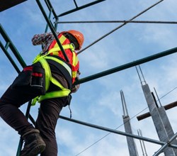 CORSO DI AGGIORNAMENTO PER ADDETTI AI LAVORI IN QUOTA E DPI III CATEGORIA 