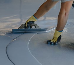 CORSO DI FORMAZIONE TEORICO-PRATICO PER POSATORI DI RESINE EPOSSIDICHE