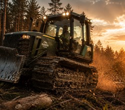 CONDUZIONE DI TRATTORI AGRICOLI E FORESTALI CINGOLATI E GOMMATI